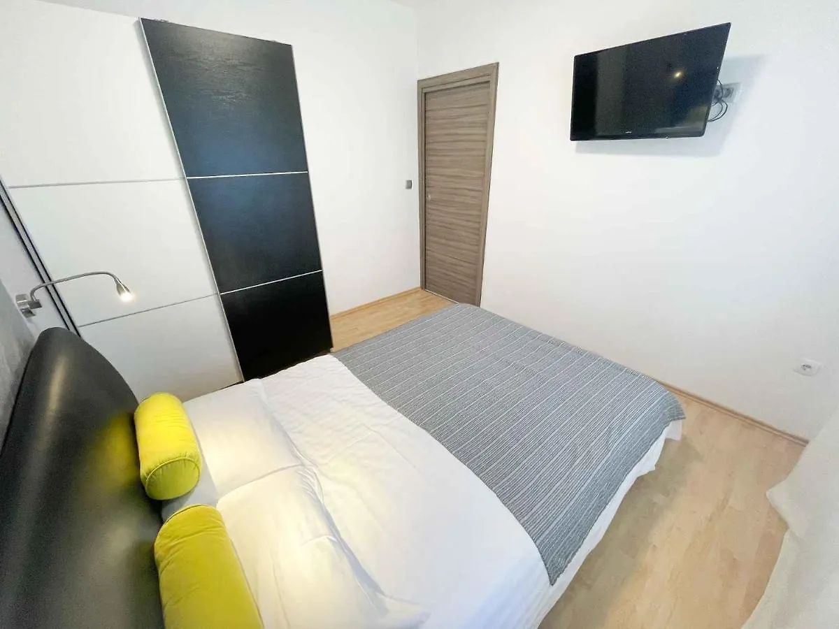 Apartment In Crikvenica 42248