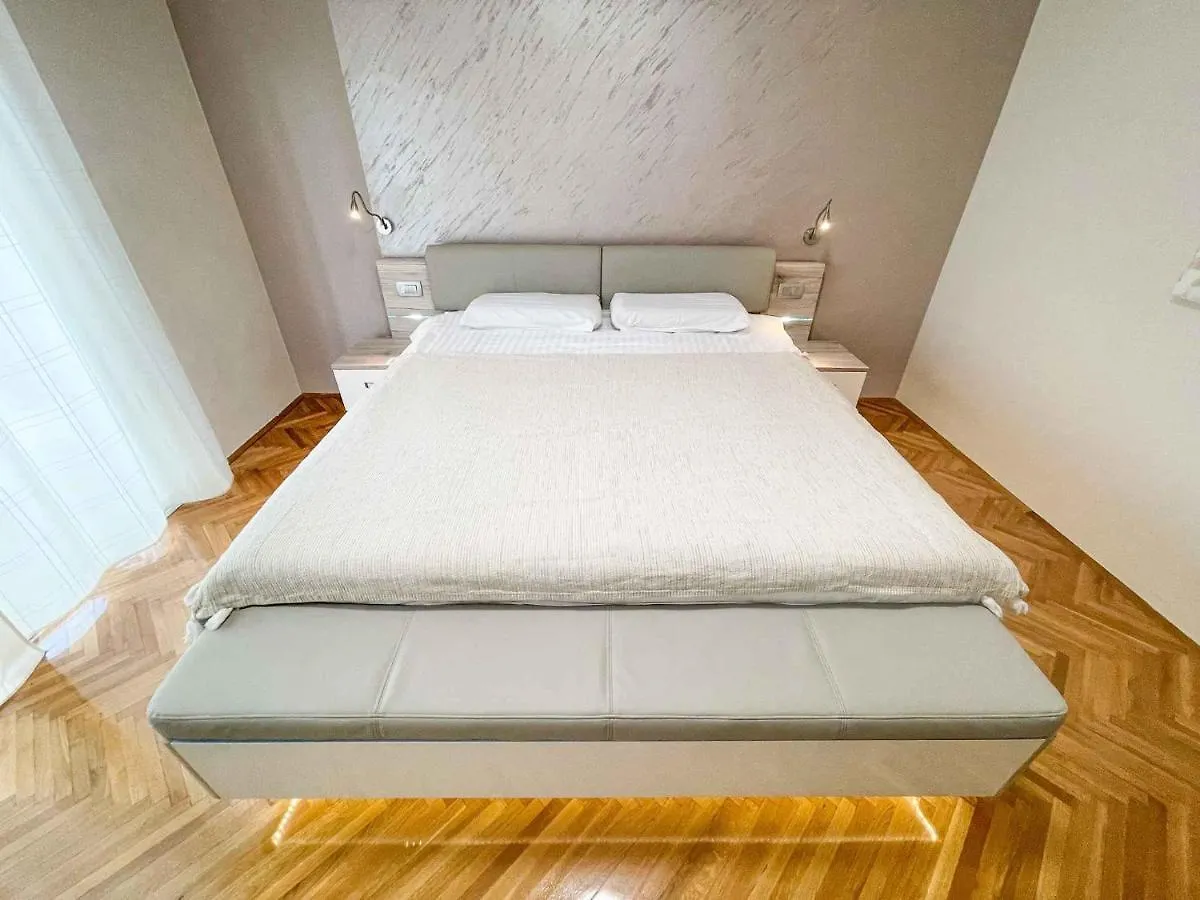Apartment In Crikvenica 42248