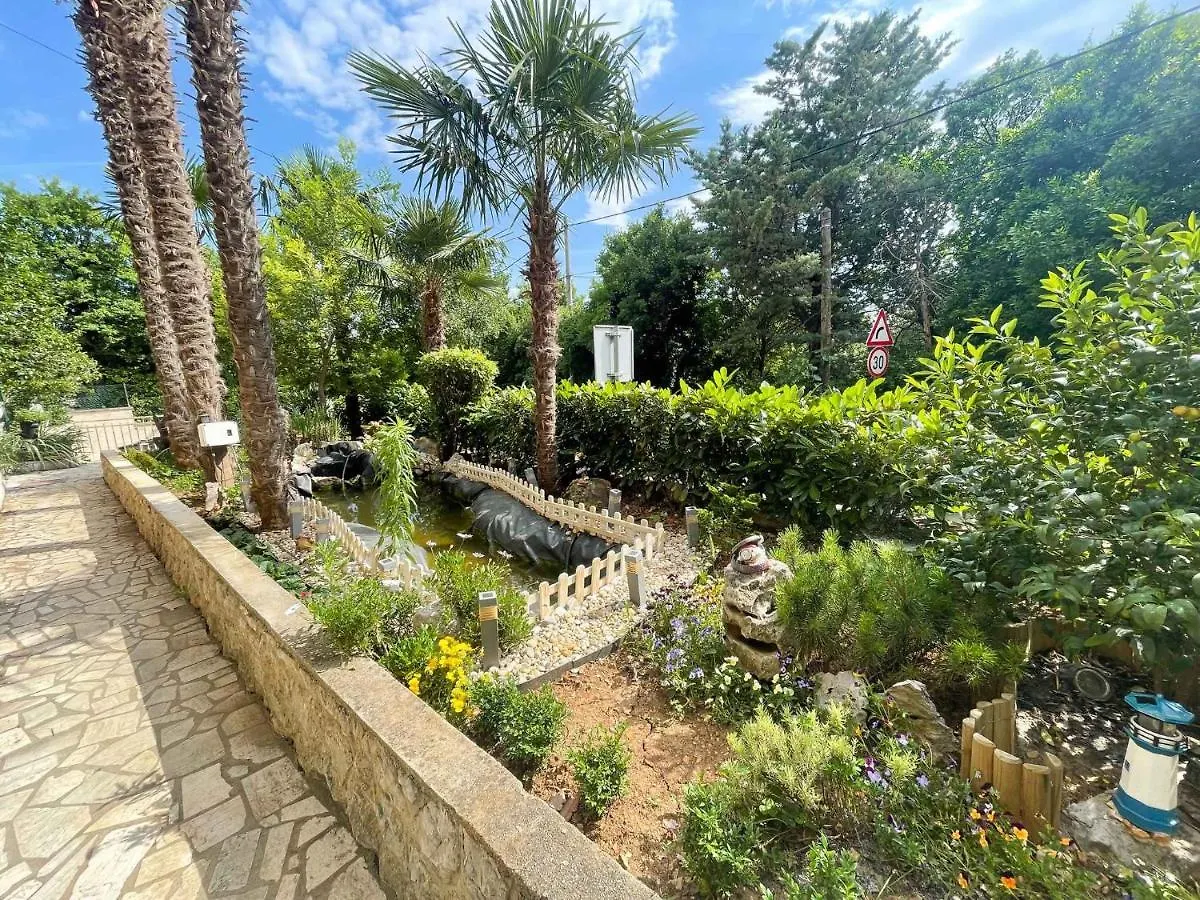 Apartment In Crikvenica 42248
