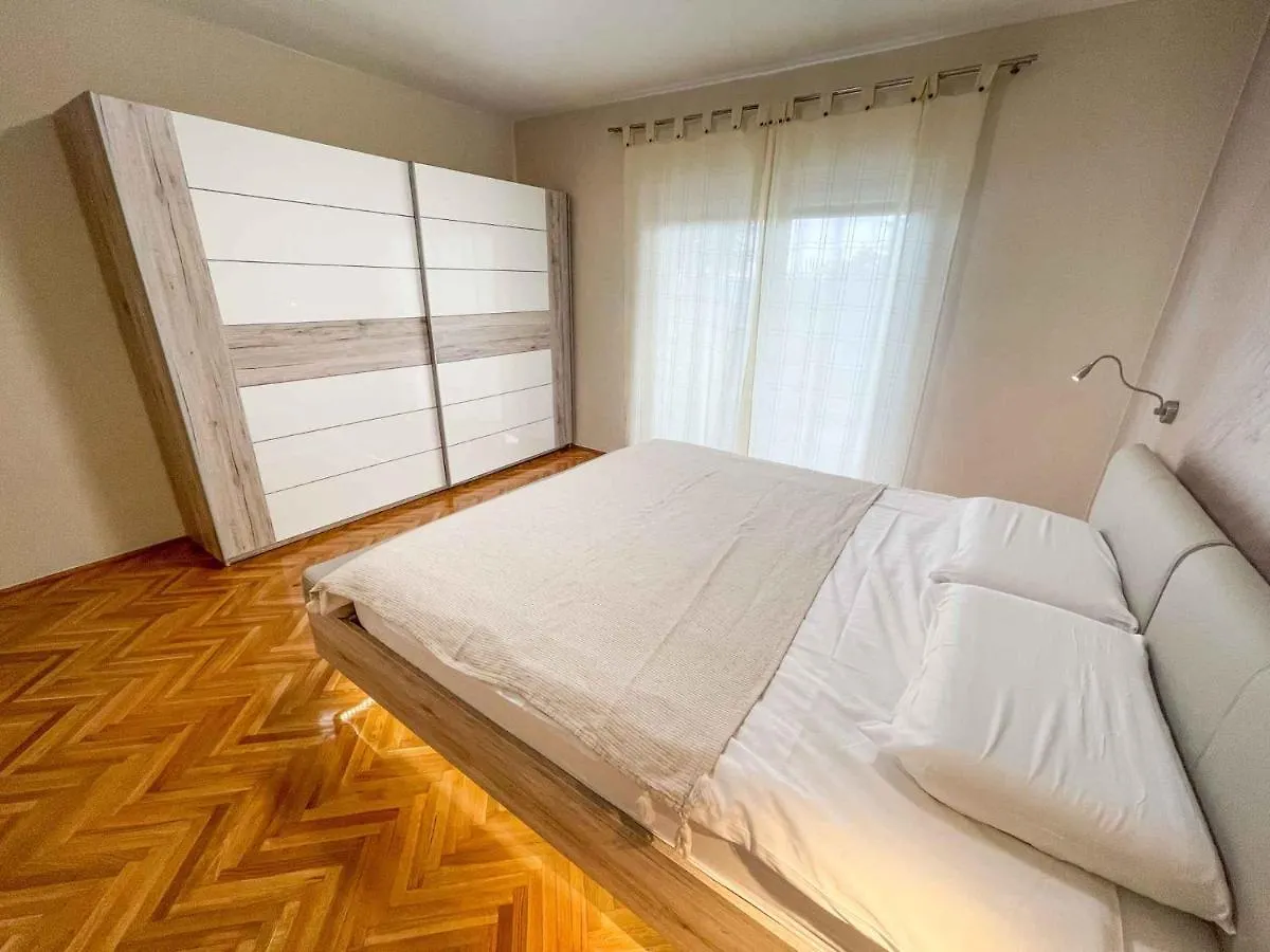 Apartment In Crikvenica 42248