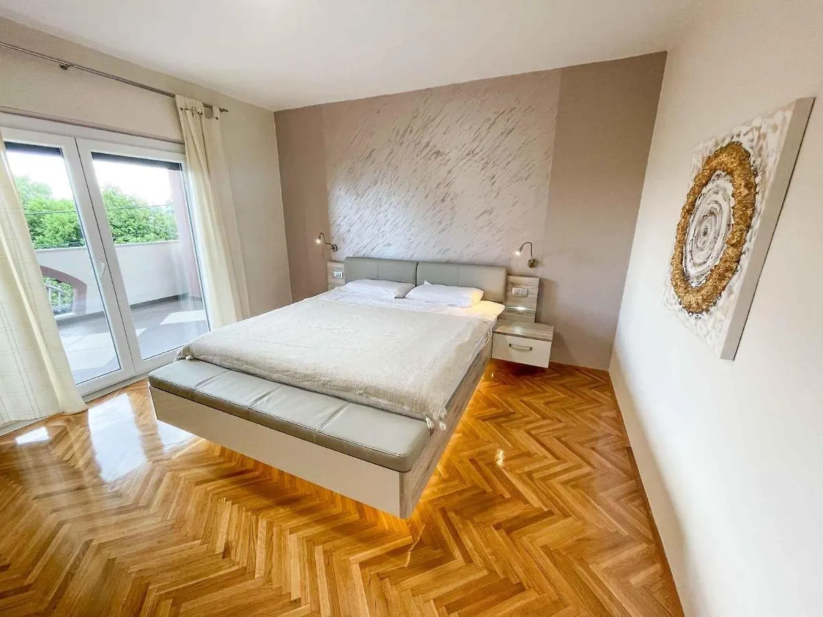 Apartment In Crikvenica 42248