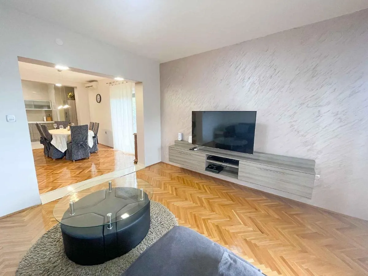 Apartment In Crikvenica 42248