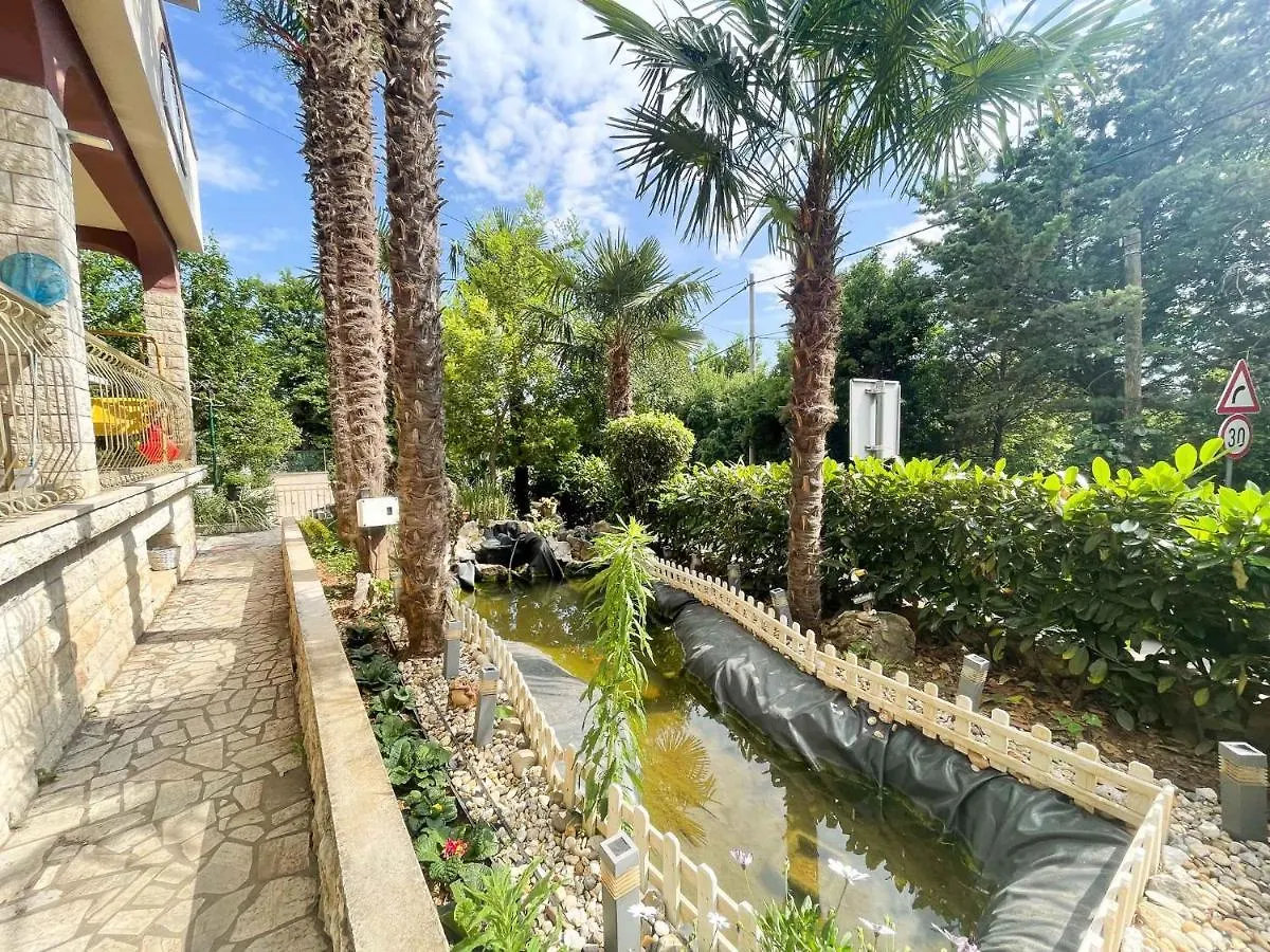 Apartment In Crikvenica 42248